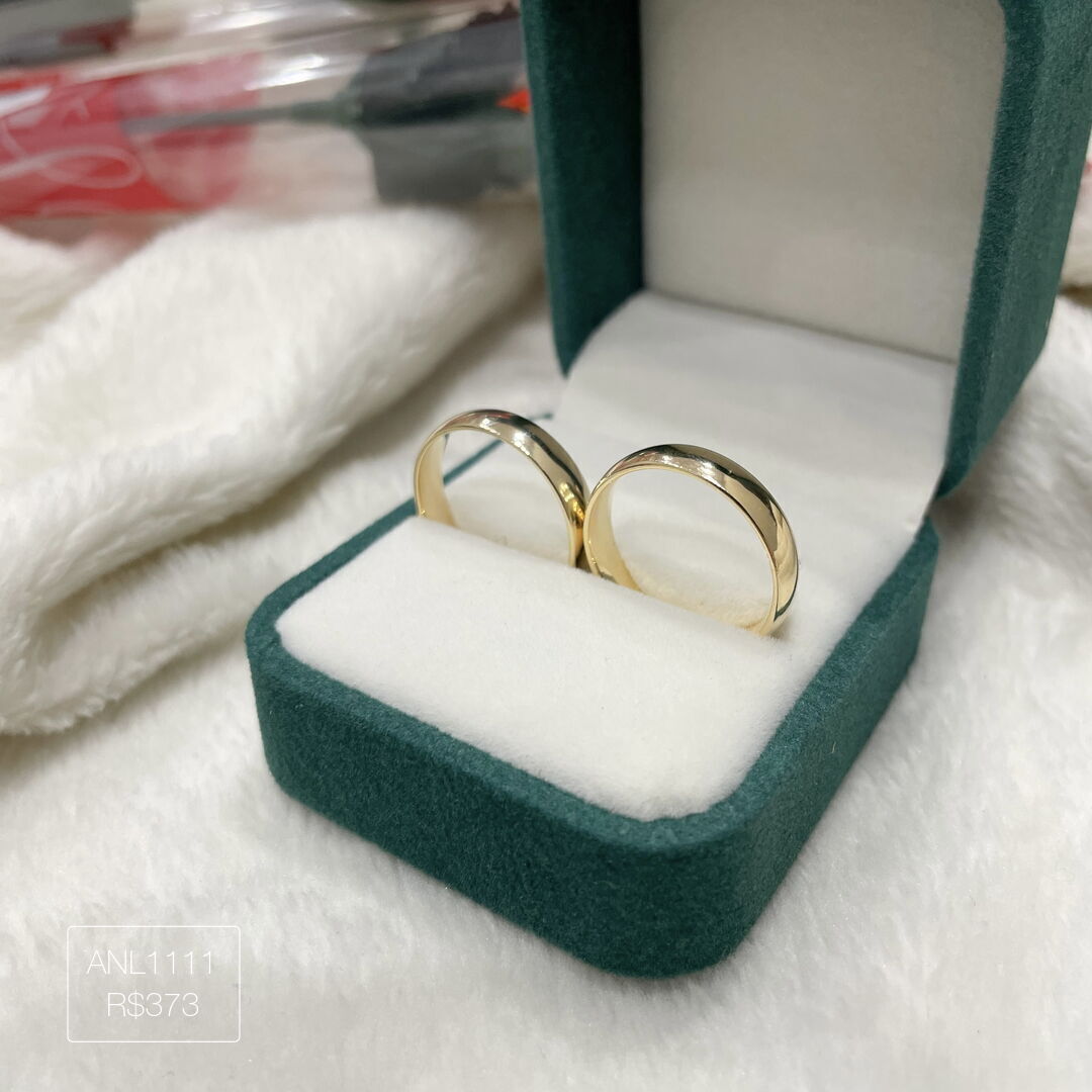 Aliança Abaulada Clássica 4mm Dourada
